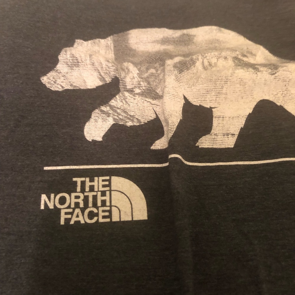 Boys large Northface tee